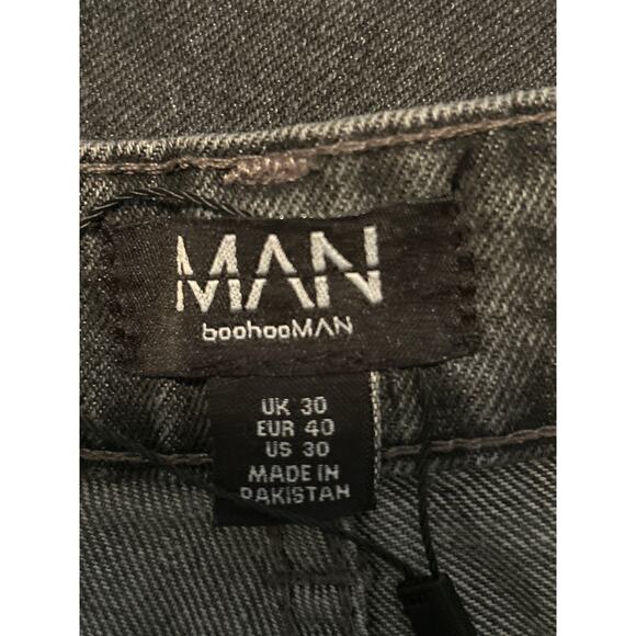 NWOT boohooMAN Black Cargo Jeans Reversed Seams Button Fly Size 30x31 - Picture 3 of 5